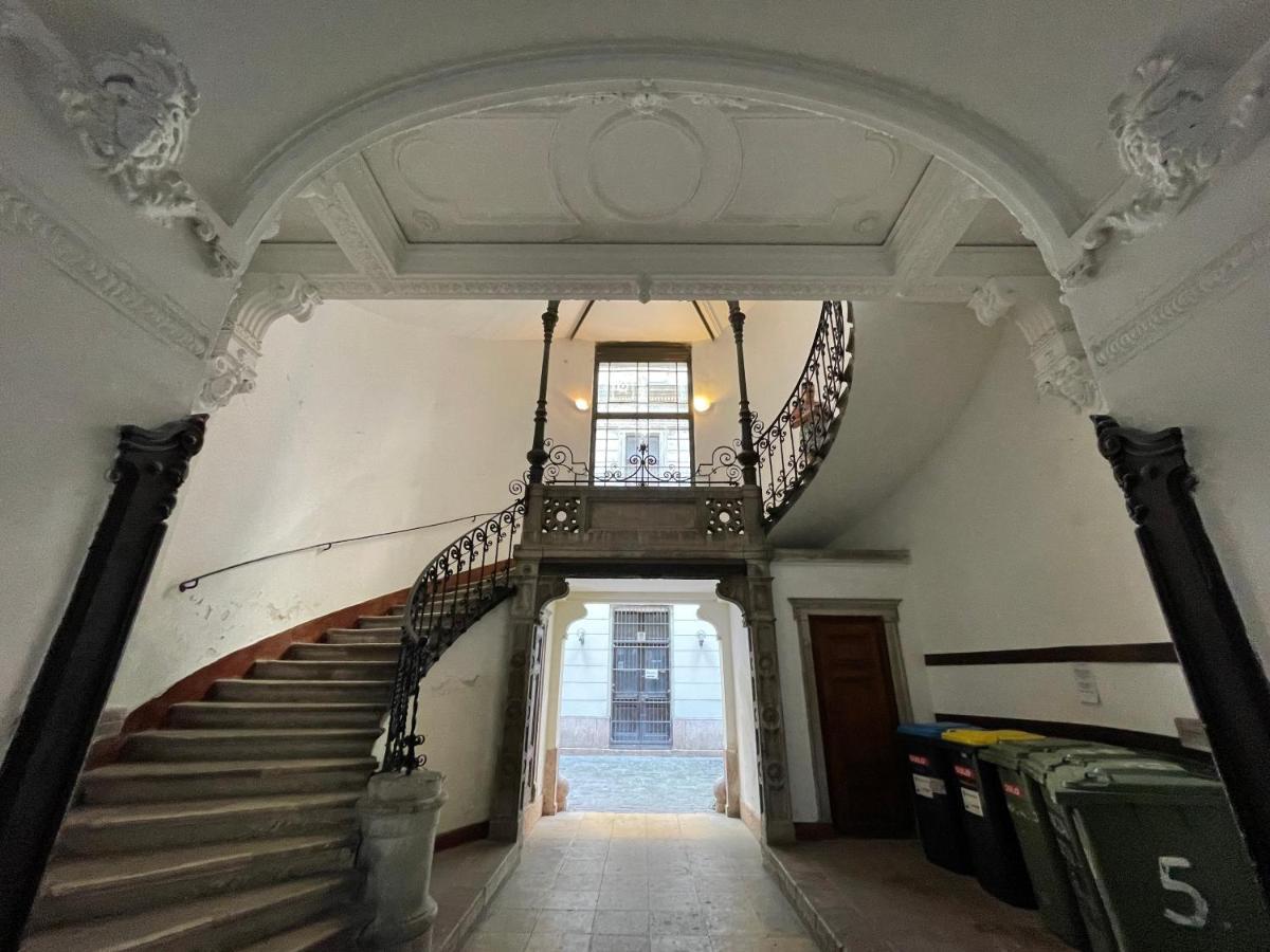 A5 Apartment - Budapest - Hostaid Экстерьер фото